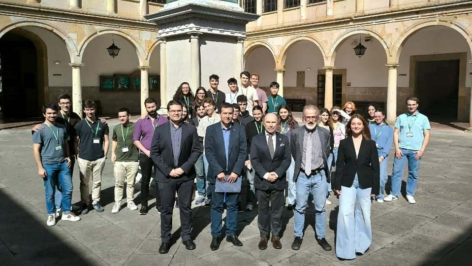 Participantes con el Rector de la Universidad de Oviedo
